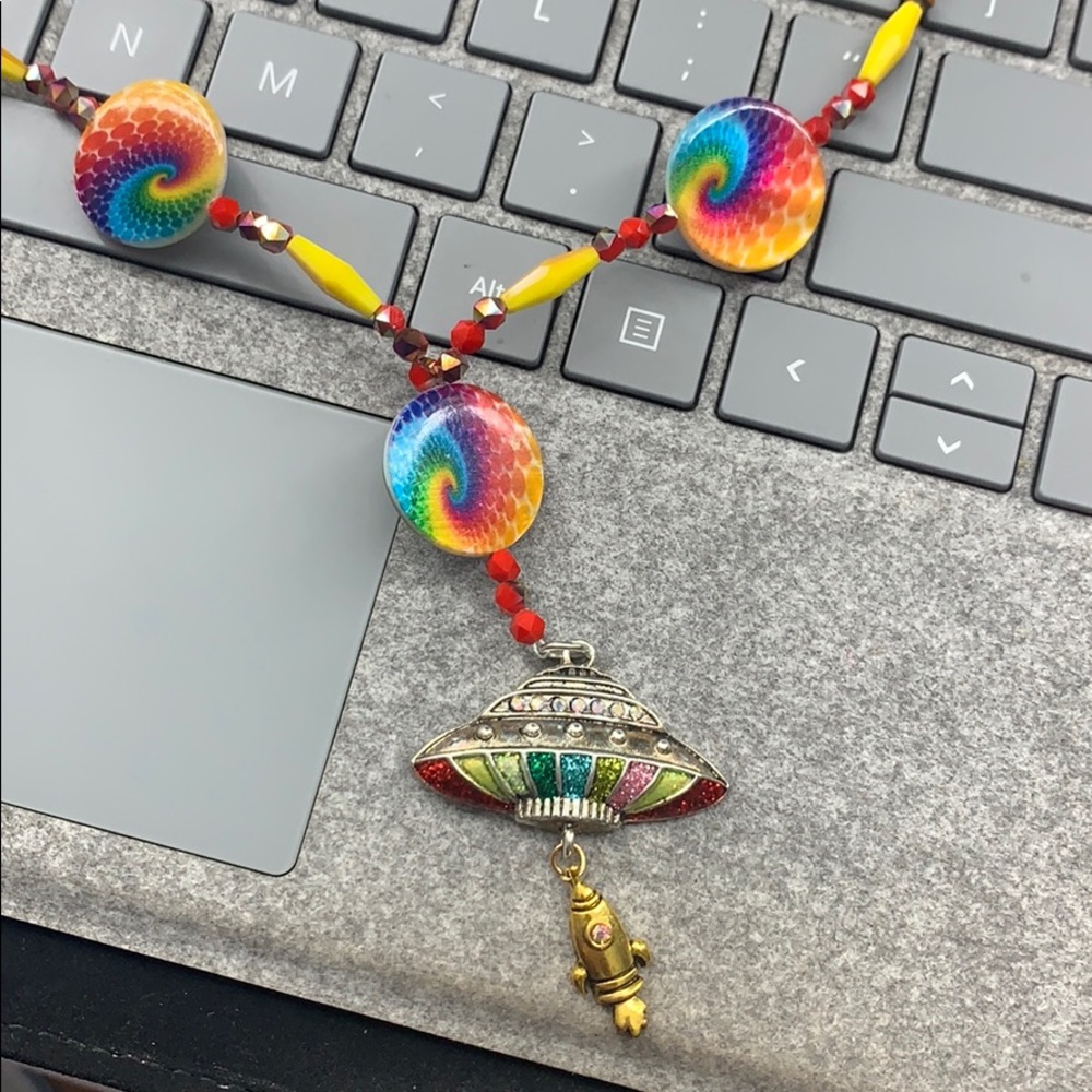 70’s ufo 🛸 necklace